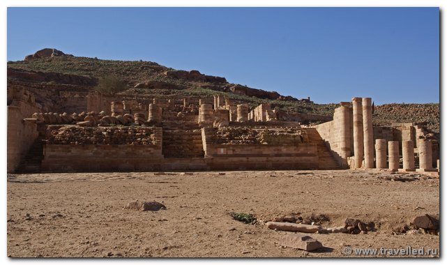 . Colonnaded street . ()