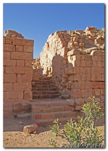 . Colonnaded street . ()