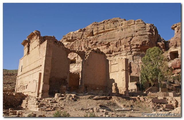 . Colonnaded street . ()